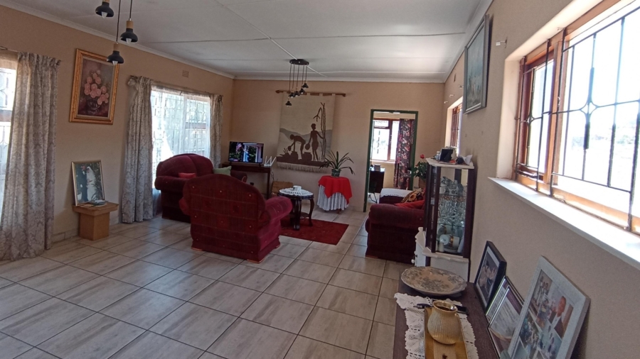 3 Bedroom Property for Sale in Louwville Western Cape